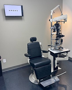 Reliance and Haag Streit instrument stand lane
